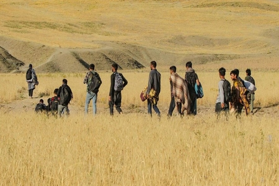 Minlərlə əfqan qaçqın öz ölkələrinə qayıdır