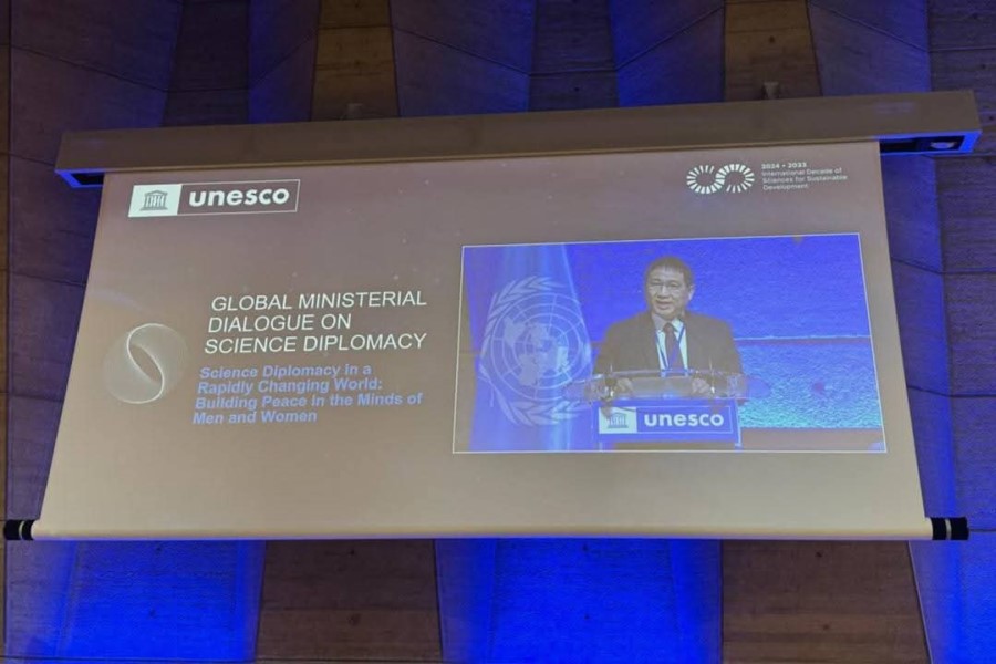 Emin Əmrullayev UNESCO-nun “Elm Diplomatiyası üzrə Qlobal Nazirlər Dialoqu”nda iştirak edir