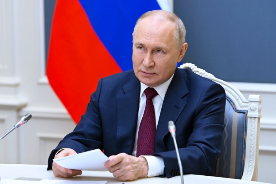 Putin iqtisadiyyatı yeni üsulla idarə etməyə çağırıb