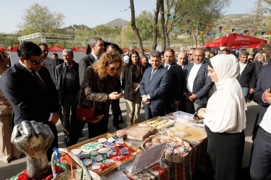 Laçında peşə yarmarkası keçirilib