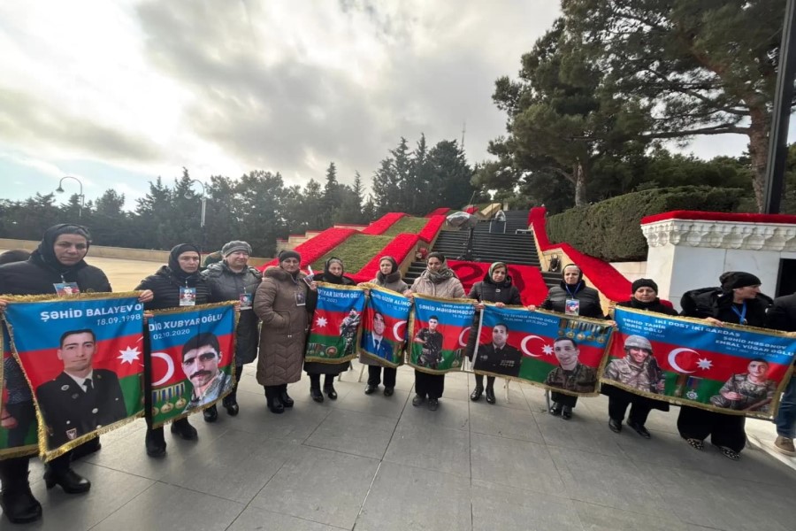 "Vətən Naminə" Şəhid Ailələrinə Dəstək İctimai Birliyi 20 Yanvar Şəhidlərinin xatirəsini anıb - FOTOLAR