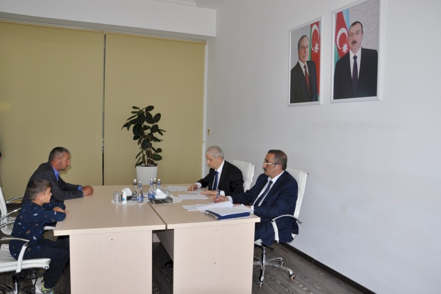Nazir müavini Hidayət Abdullayev Sabirabad rayonunda vətəndaşları qəbul edib