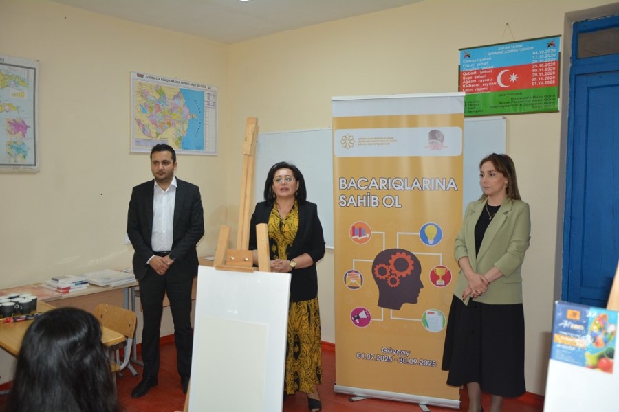 Göyçayda xüsusi qayğıya ehtiyacı olan şəxslər üçün rəssamlıq təlimləri başa çatıb - FOTOLAR