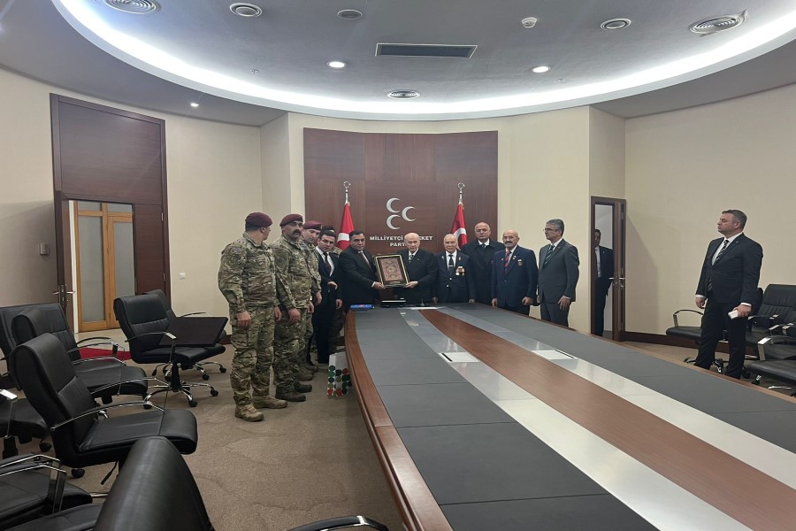 Dövlət Baxçalı Vətən Müharibəsi qazilərinə qızıl Boz Qurd nişanı hədiyyə edib – FOTO