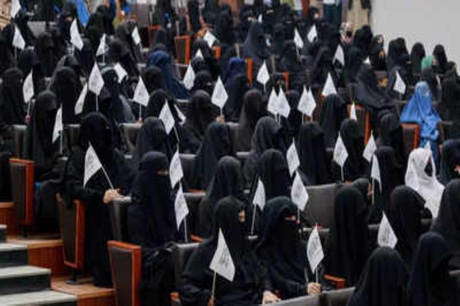 Taliban qadınların universitetə getməsini qadağan etdi - ÖZƏL