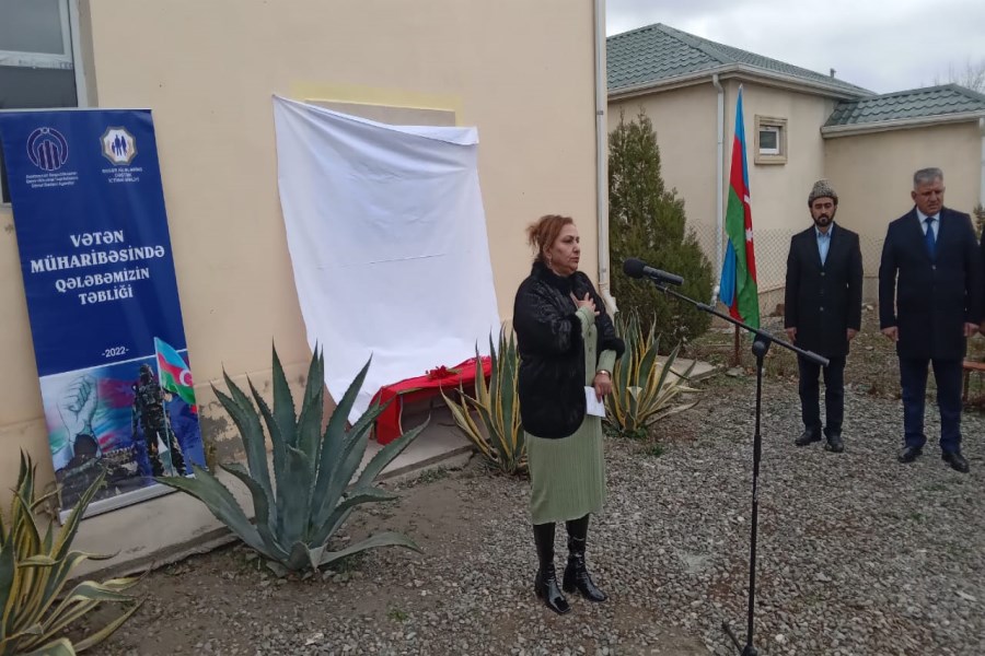QHT canlı yayımda layihəsini icra etdi və şəhidin xatirə lövhəsini açdı - FOTO
