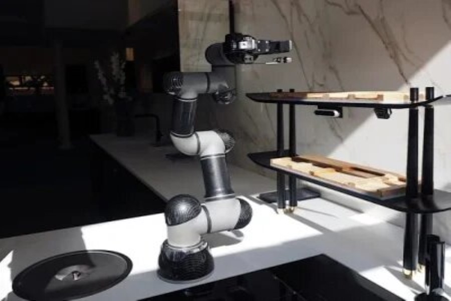 105.000 dollarlıq robot-aşpaz təqdim edildi