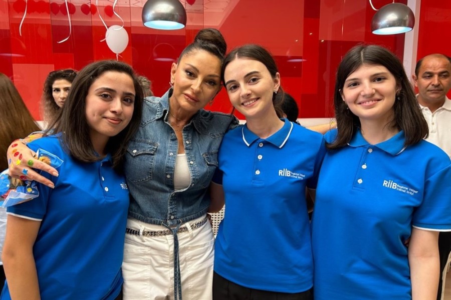 Mehriban Əliyeva və Leyla Əliyeva xüsusi qayğıya ehtiyacı olan uşaqlar üçün təşkil olunan tədbirdə - FOTOLAR