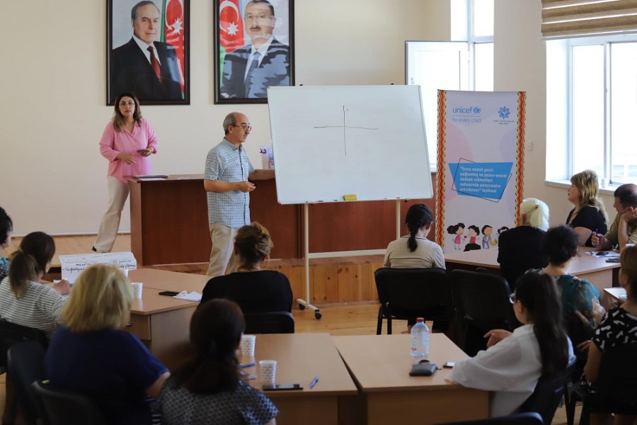 UNICEF uşaqlar üçün psixoloji proqramlar həyata keçirəcək - FOTOLAR