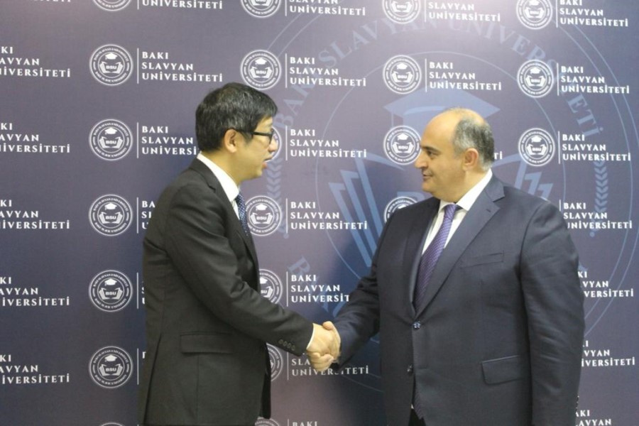 BSU-nun rektoru Çin Xalq Respublikasının Hebei İqtisadiyyat və Biznes Universitetinin vitse-prezidenti Prof. Dr. Li Guijunun başçılıq etdiyi nümayəndə heyətini qəbul edib