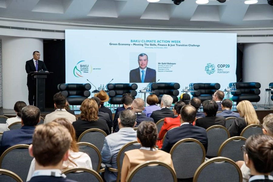 Əmək və əhalinin sosial müdafiəsi naziri Sahil Babayev “Bakı İqlim Fəaliyyəti Həftəsi”nin üçüncü gününün açılışında çıxış edib