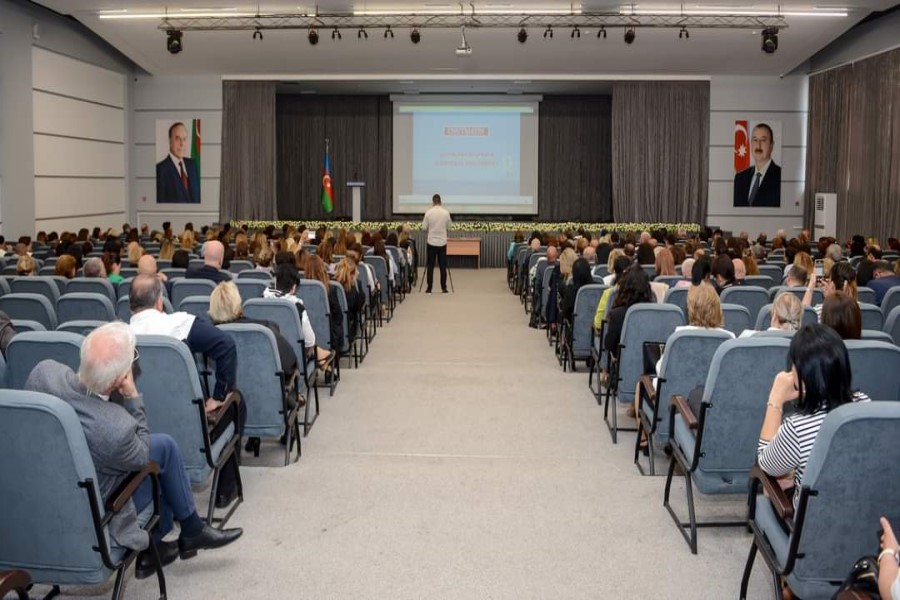 Ümumtəhsil müəssisələrinin direktorları üçün fövqəladə hallarla bağlı davranış qaydaları barədə tədbir keçirilib