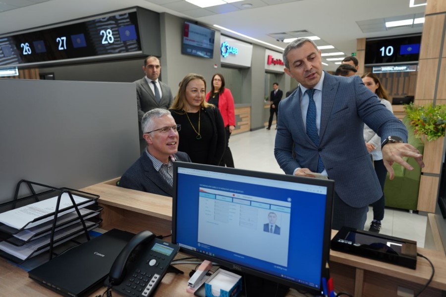 Böyük Britaniyanın səfiri Qarabağ Regional DOST Mərkəzində olub - Fotolar