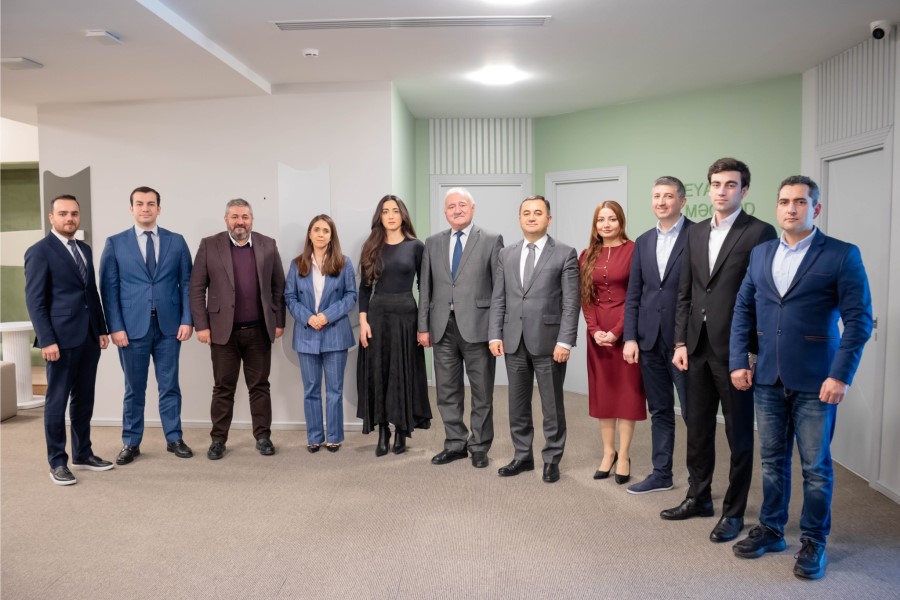 Elm və Təhsil Nazirliyi yanında İctimai Şuranın üzvləri Təhsilin İnkişafı Fondunun qonağı olublar - FOTOLAR
