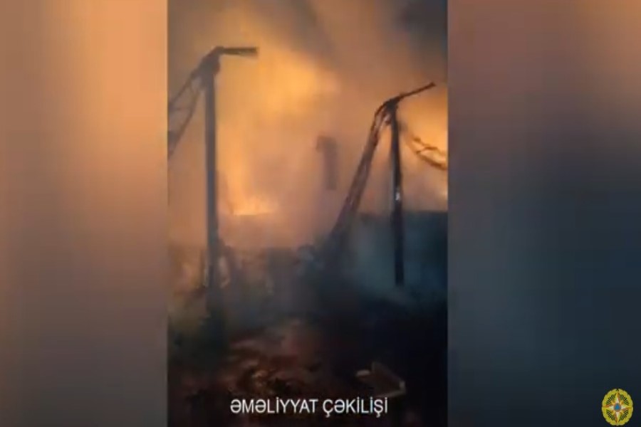 Göyçayda yeşik istehsalı sexində yanğın – FHN hadisə yerində tədbirləri davam etdirir / VİDEO