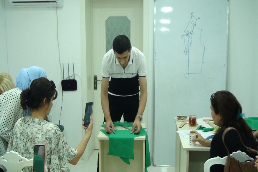 “Dərzilik” kursu tamamlandı: Gənc modelyerlər praktiki təcrübəyə göndəriləcək / FOTOLAR