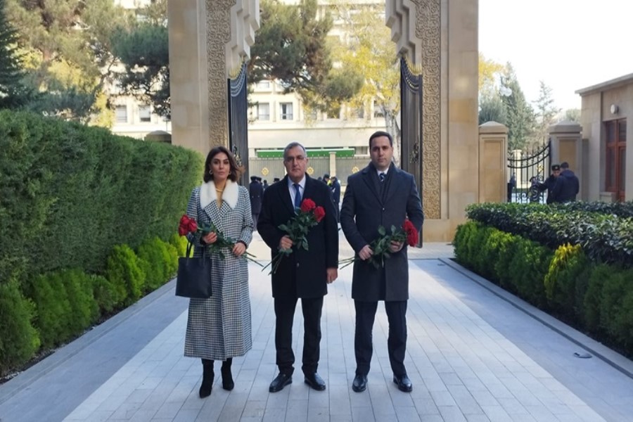 Mediasiya Şurasının rəhbərliyi Fəxri Xiyabanı ziyarət edib - FOTOLAR