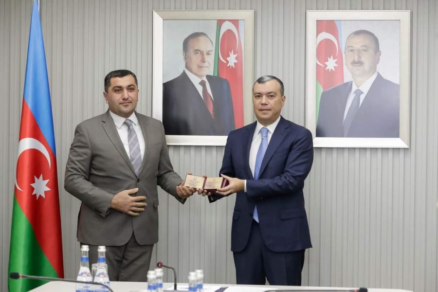 Nazirliyin təltif edilmiş əməkdaşlarına vəsiqələr və medallar təqdim edilib