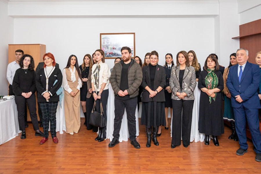 “Azercell”in dəstəyi ilə idarə olunan “Qadın Qaynar Xətti”nin rəsmi təqdimatı oldu
