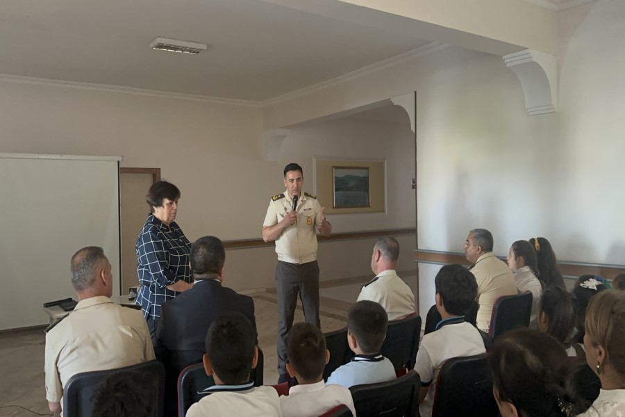 FHN Naxçıvan şəhəri 14 nömrəli məktəbdə təlim keçirib