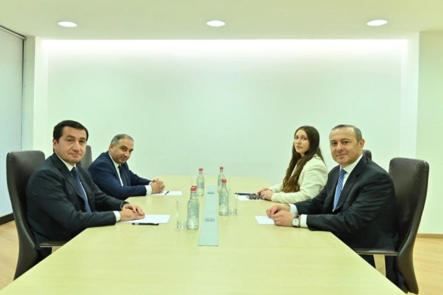 Hikmət Hacıyev Ermənistana səfər edib, Armen Qriqoryanla görüşüb