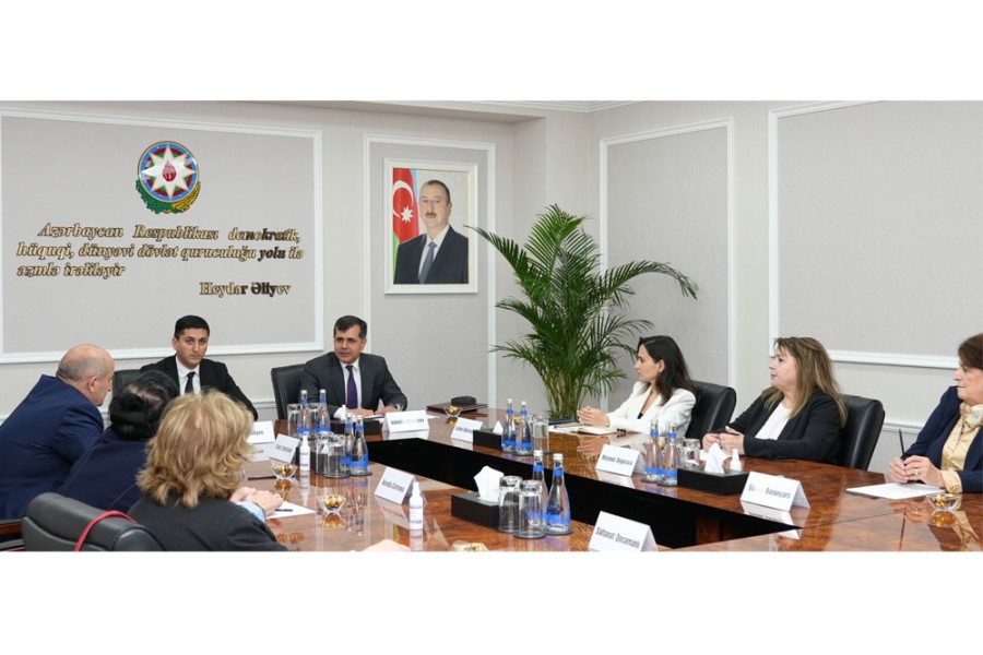 Prezident Administrasiyasının nümayəndəsi Ədliyyə Nazirliyi yanında İctimai şuranın üzvləri ilə görüşüb - FOTOLAR