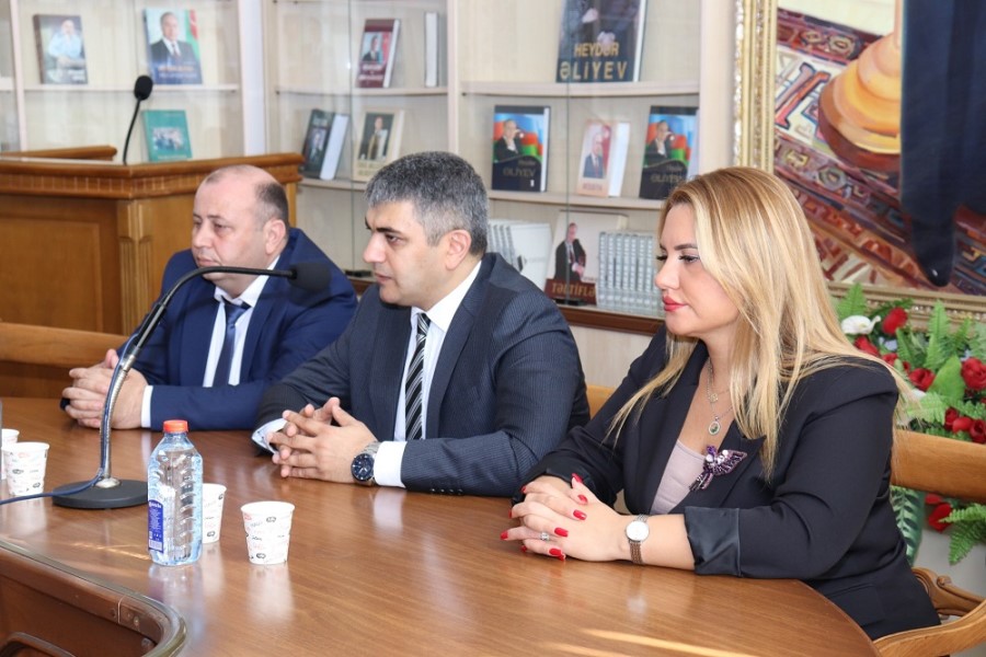 Mediatorlar tələbələrlə müxtəlif kazuslar ətrafında müzakirələr edib - FOTOLAR
