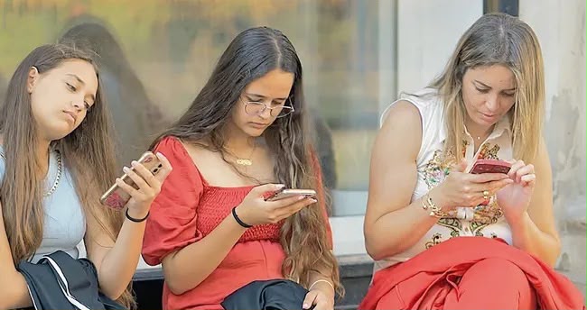 Sağlamlıq xəbərdarlıqları gənclərin sosial media istifadəsini azalda bilər