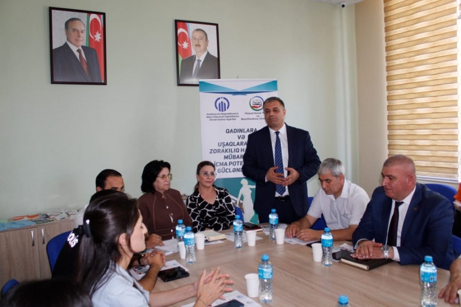 "Qadınlara və uşaqlara qarşı zorakılıq halları ilə mübarizə" mövzusunda tədbir keçirilib - FOTOLAR