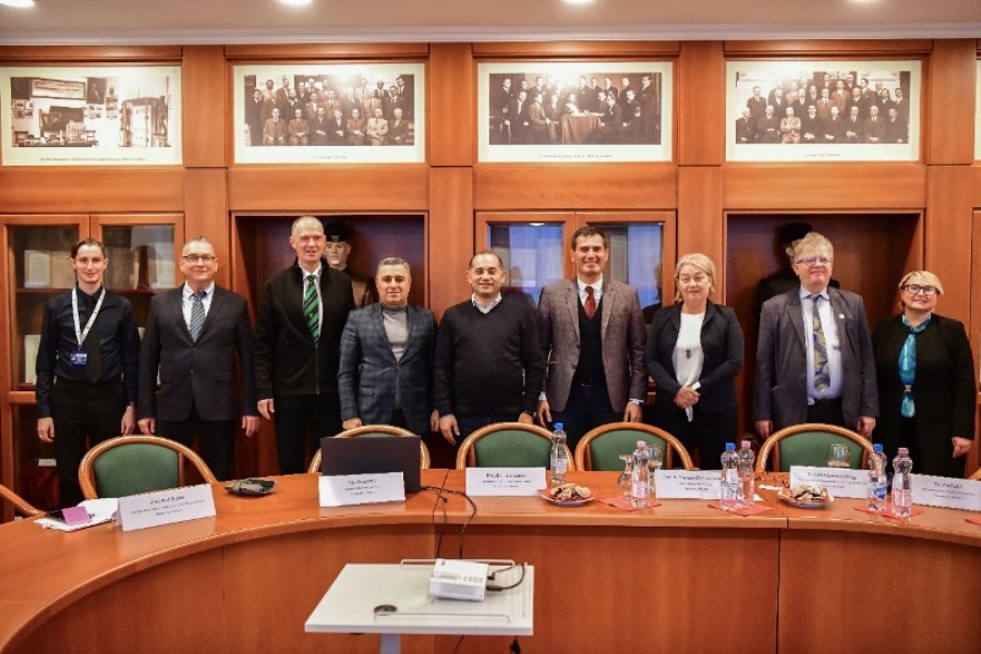 UNEC nümayəndə heyəti Macarıstana işgüzar səfərdə - FOTOLAR