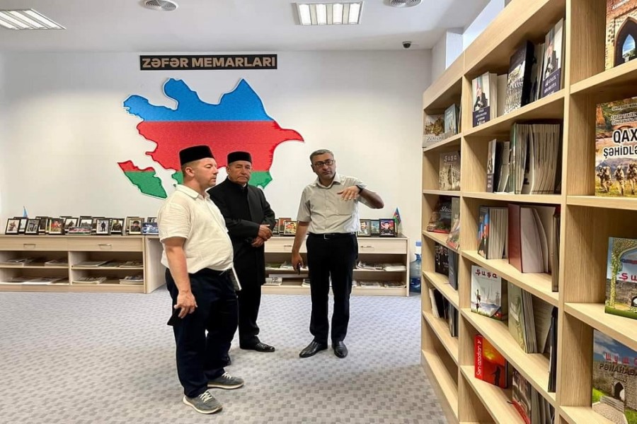Tatarıstanın ictimai xadimləri Mərkəzi Elmi Kitabxanada...
