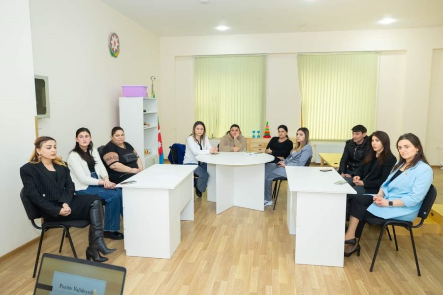 “Pozitiv valideynlik” mövzusunda maarifləndirici təlim keçirilib