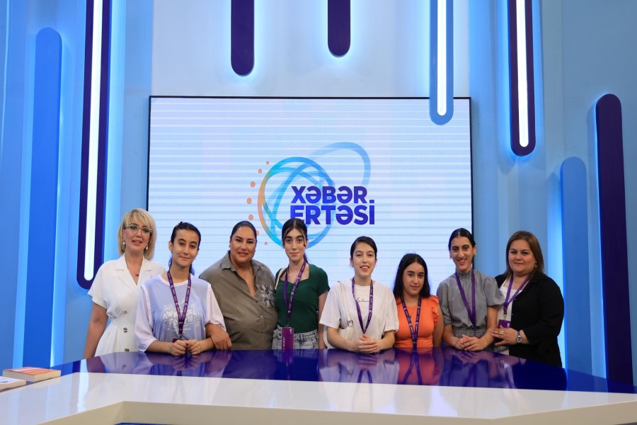 “Yaşatmaq uğrunda” layihəsi çərçivəsində 1 saylı Uşaq evi sosial xidmət müəssisəsinin yeniyetmə qızları Xəzər Media Mərkəzinin qonağı olublar.