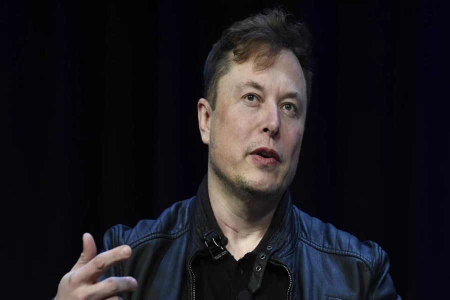 X platformasında nişan nisbətinin kəskin azalması ilə Musk istifadəçiləri saxlamağı və satışları artırmağı hədəfləyir