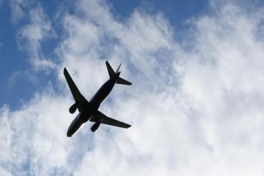 Sərnişin hava limanında unudulmuş telefona görə qalmaqal yaradıb