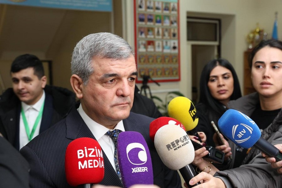 Prezidentliyə namizəd Fazil Mustafa səsvermədə iştirak etdi - FOTO/VİDEO