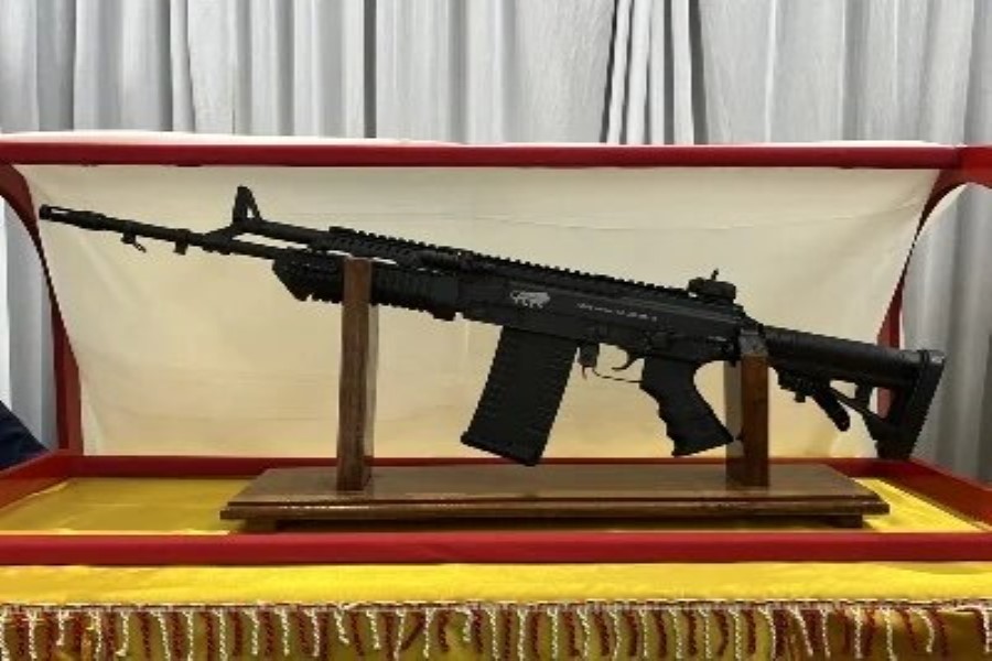 Hindistan yeni hücum tüfəngini təqdim etdi