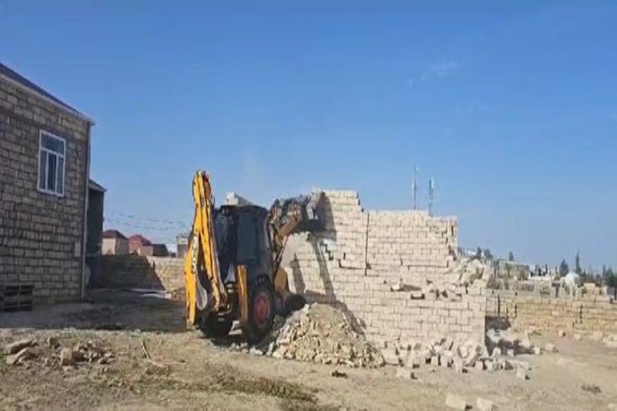 FHN Abşeronda qanunsuz tikililəri söküb