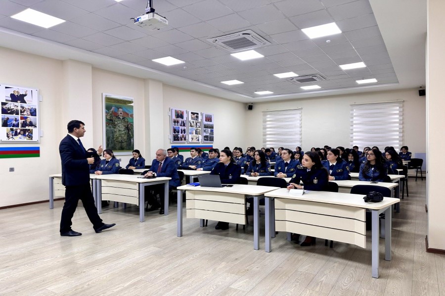 Dövlət Gömrük Komitəsinin Akademiyasının tələbələrinə təqdimat keçirilib - FOTOLAR