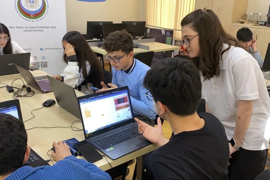 Uşaq Səfirlər Məclisinin "RoboCoder" təlimlər silsiləsinə start verilib
