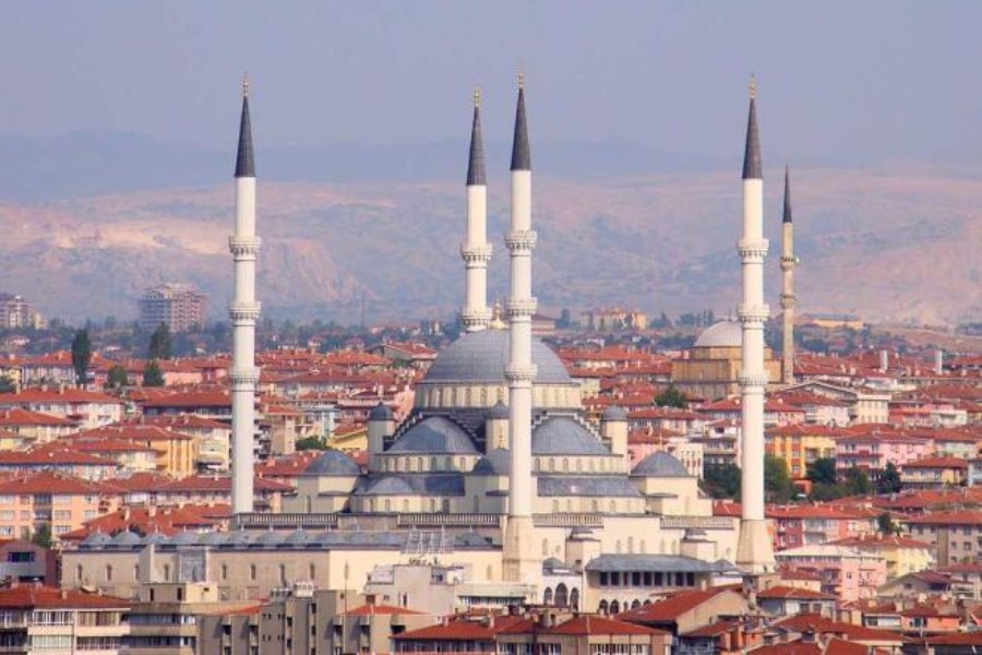 Türkiyədə minimum əmək haqqı artırıldı
