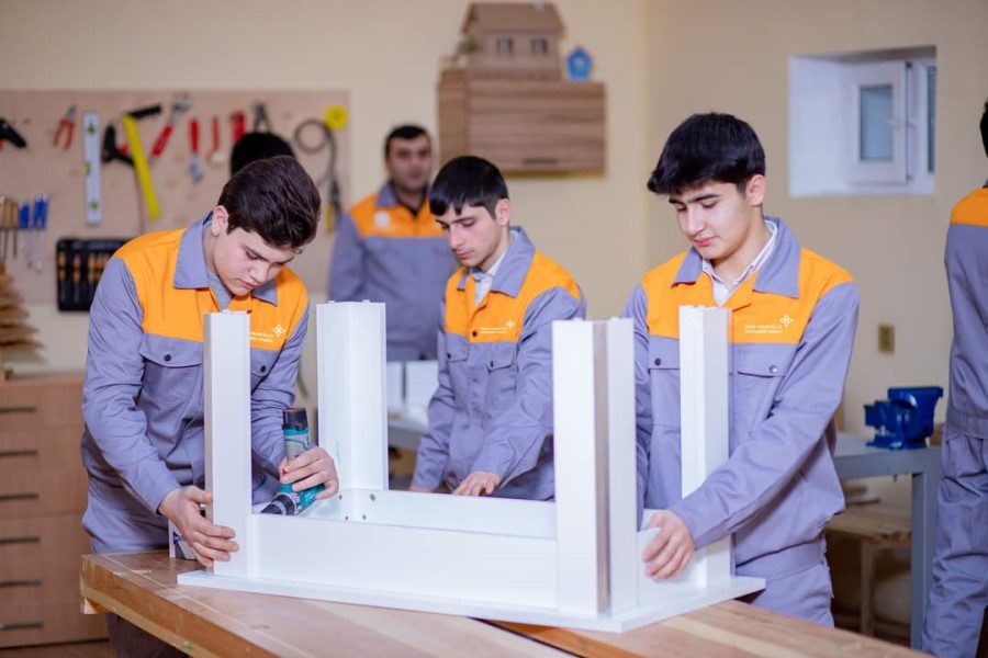 116 məktəbdə peşə təmayüllü siniflər fəaliyyətə başlayıb
