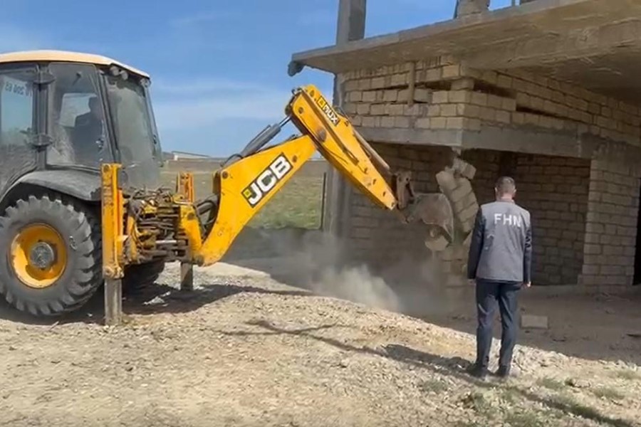 Fövqəladə Hallar Nazirliyi tərəfindən qanunsuz tikililər sökülüb