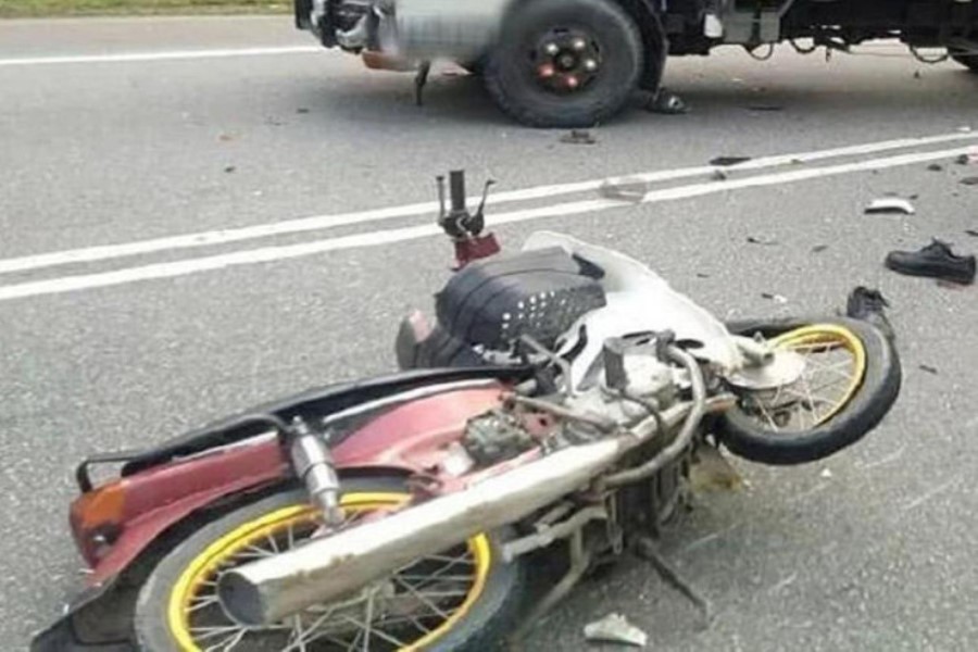 Abşeronda motosiklet avtobusa ÇIRPILDI - ÖLƏN VAR