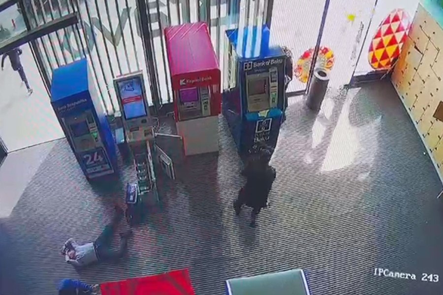 Bakıda “Bravo”da silahlı insident, ölən və yaralanan var - VİDEO +FOTO