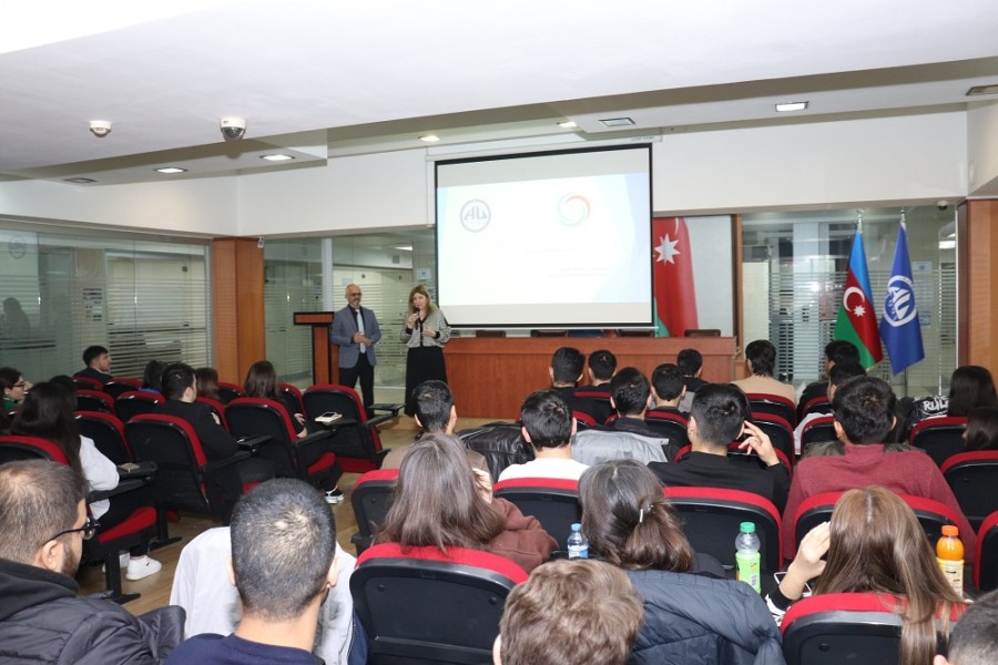 Mediasiya Şurasının Azərbaycan Universitetinin tələbələri ilə görüşü - FOTOLAR