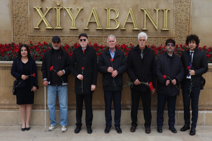 Türkiyəli qonaqlar Fəxri Xiyabanı və Şəhidlər Xiyabanını ziyarət ediblər