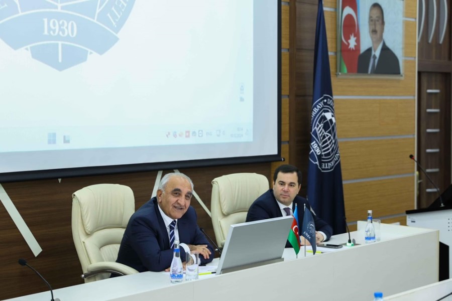 UNEC-də "Yüksəliş" müsabiqəsi qalibləri ilə görüş keçirilib - FOTOLAR