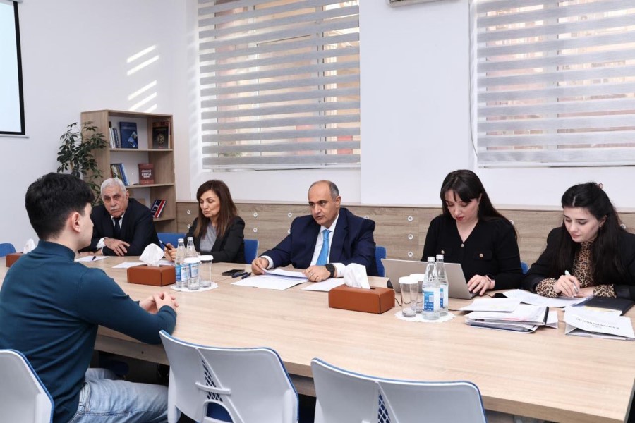 BSU-nun rektoru tələbələrin təklif və müraciətlərini dinləmək məqsədilə görüş keçirib - FOTOLAR
