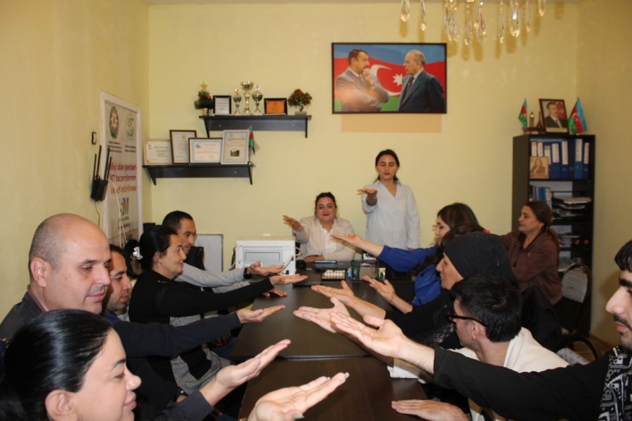 Əlilliyi olan şəxslərlə maarifləndirici görüş keçirildi - FOTOLAR